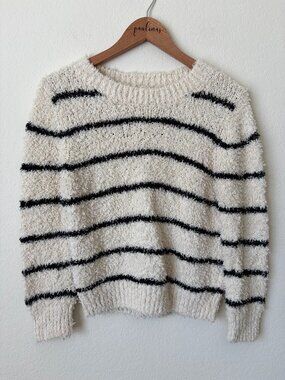 VINCE Sweater Womens Medium Cream Black Striped Eyelash Fuzzy Knit Pullover Top
